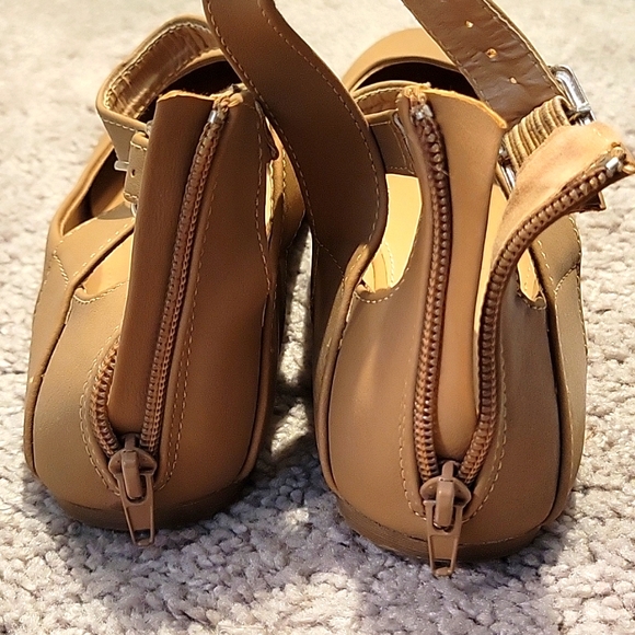 Tan Flats - Picture 2 of 2